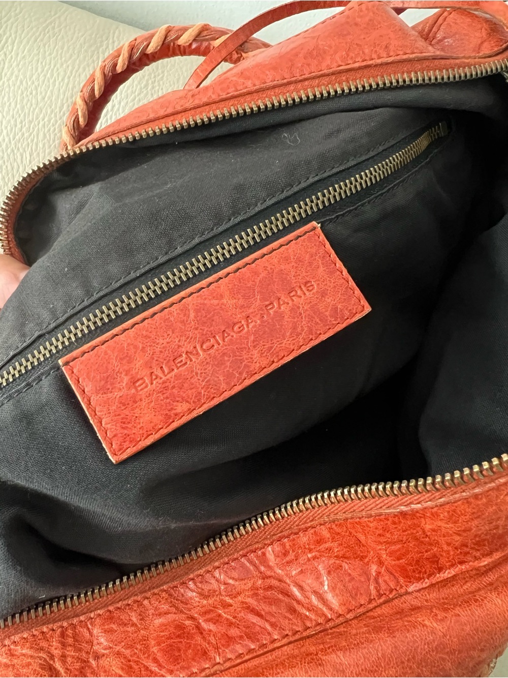 Balenciaga Red-Orange Leather Shoulder Bag - Picture 15 of 16